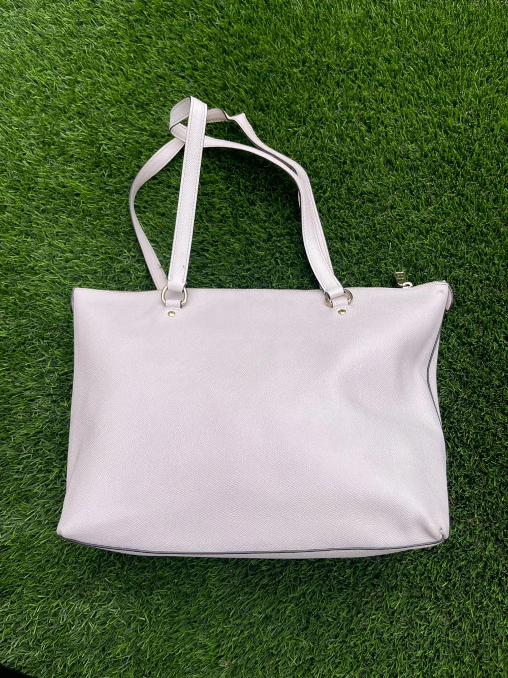 ✨ COACH Gallery Tote in Chalk Crossgrain Leather ✨